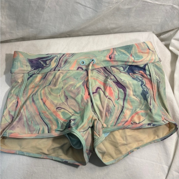 Athleta Girl Other - Athleta Girl Ocean Marble Cannonball Shorts XL 14